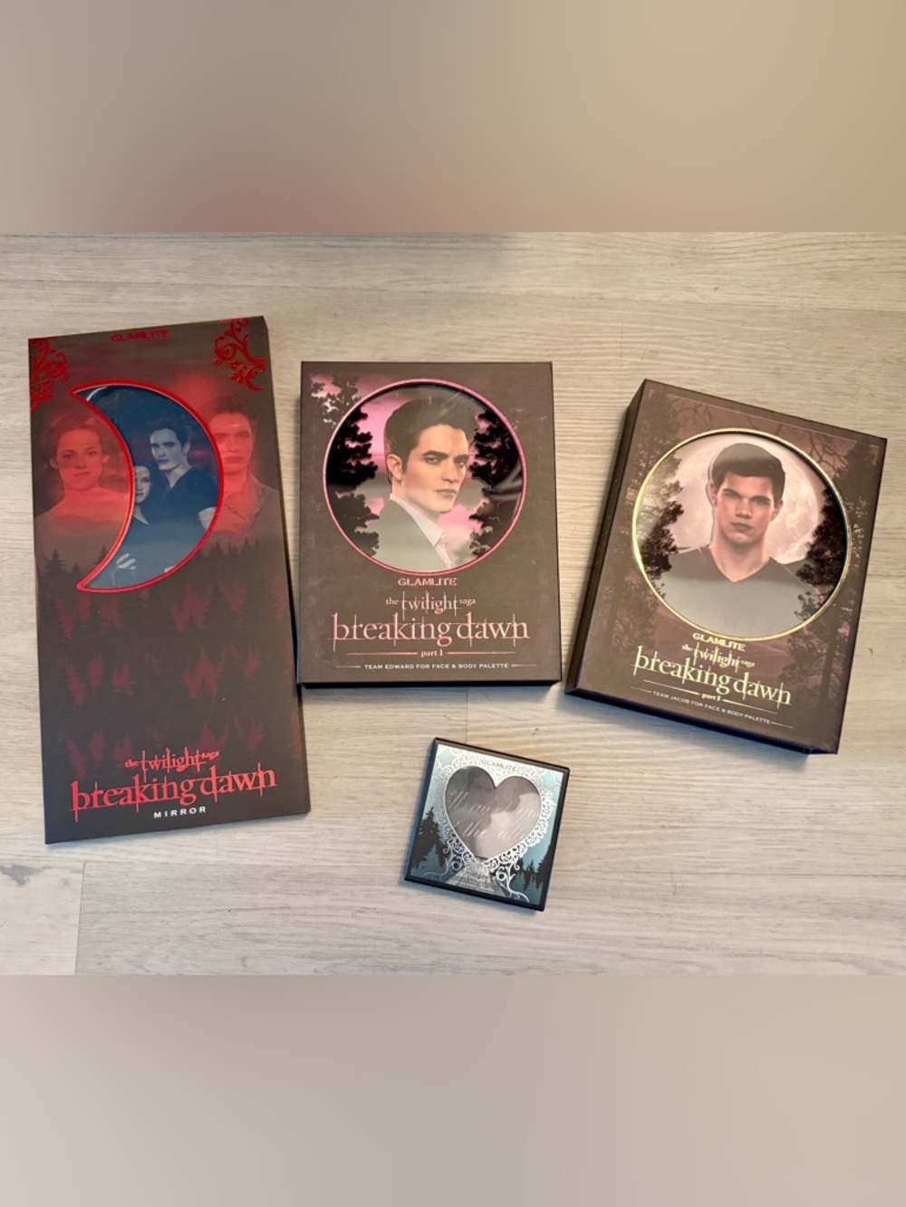 New Glamlite x Twilight Saga Breaking Dawn Ultimate Collector Makeup Bundle
